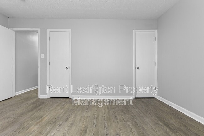 Building Photo - 1649 Foxhaven Dr
