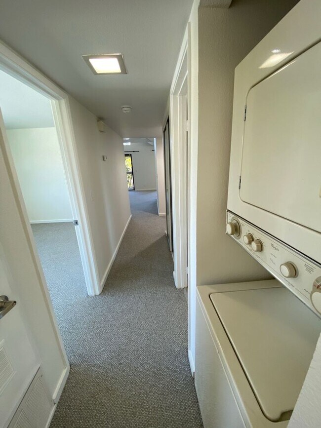 Building Photo - Available Now - 2 Bedroom 2 Bath Condo in ...
