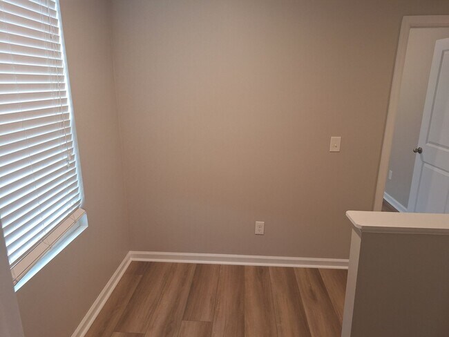 Building Photo - Wonderful Two Story Four Bedroom Home in Northeast Columbia!