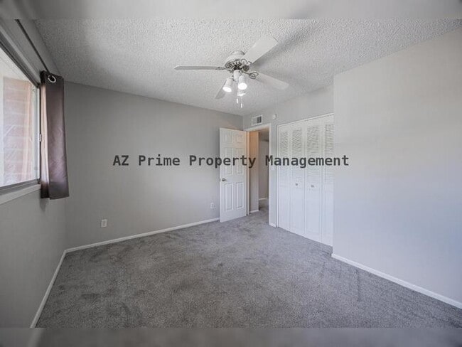 Building Photo - 15 E Carter Dr