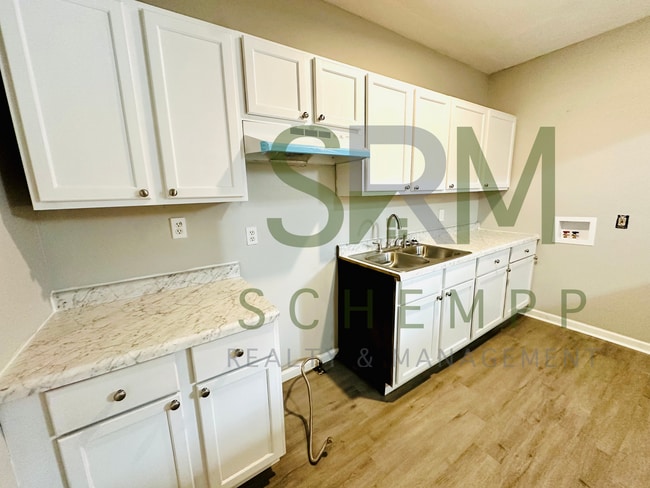 Building Photo - 2 Bedroom Single-Family Home in the Portland Area. Section 8 welcome!