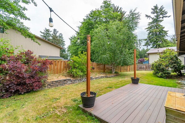 Building Photo - Cozy Home Close to Beach! Your New 3 Bed, ...