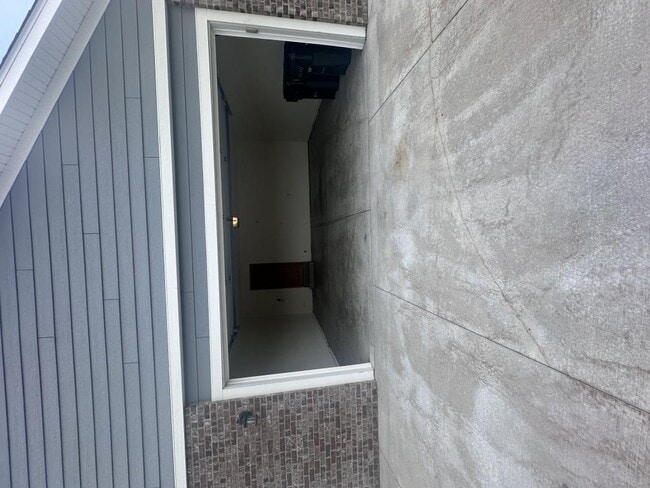 Building Photo - 2519 Parkfield Dr