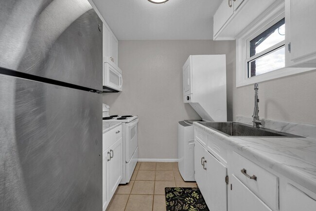 Building Photo - 2814 Duncan Dr