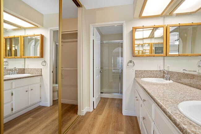 Building Photo - 44210 Mariposa Ct
