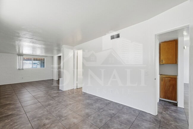 Building Photo - 1808 W Caravelle Rd