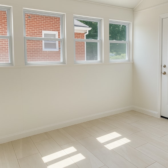 Building Photo - 2730 Eastway Dr