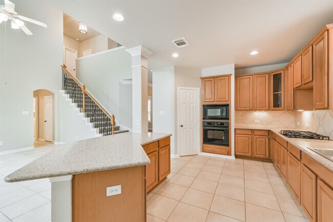 Building Photo - 6 Cordella Pl