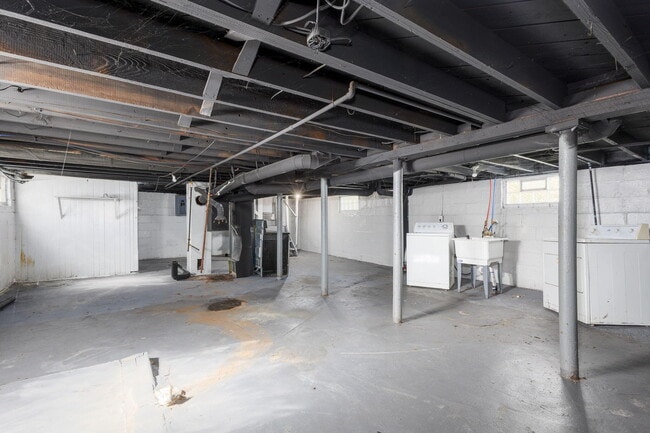 Building Photo - 20235 San Juan Dr