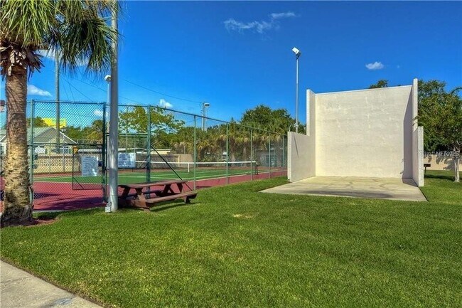 Building Photo - 9105 Tudor Dr