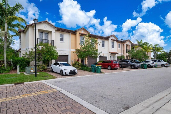 Building Photo - 7651 NW 88 Terrace