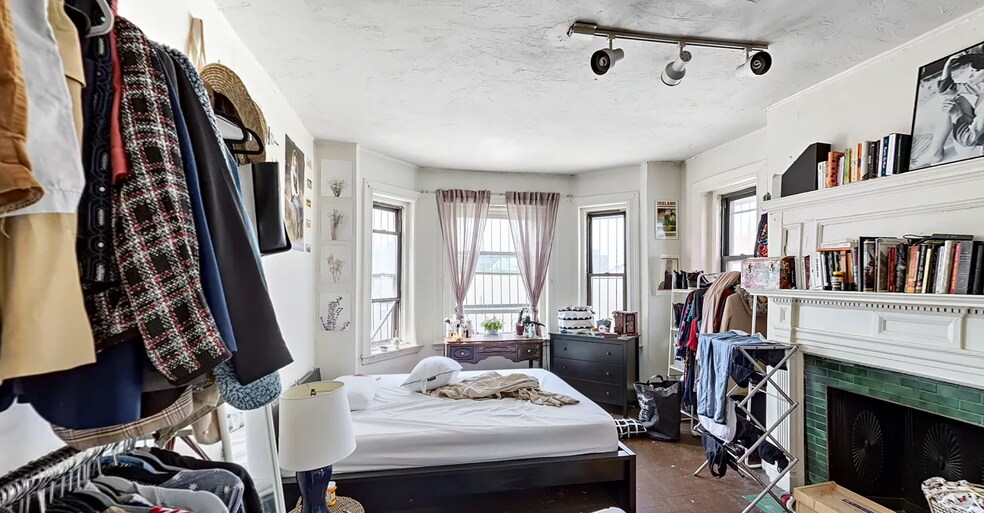 Building Photo - 201 Harvard Ave