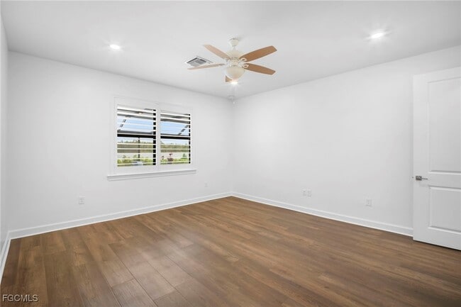 Building Photo - 19001 Aqua Shore Dr