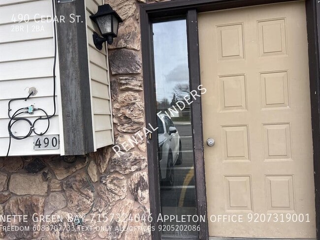 Building Photo - 490 Cedar St