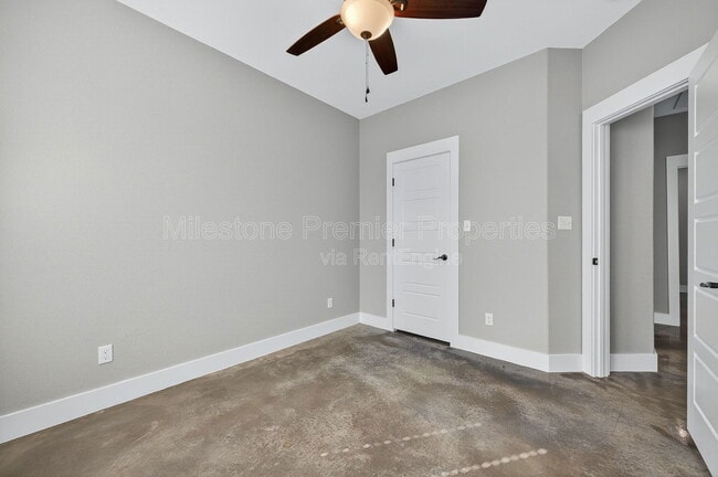 Building Photo - 1425 S 7th Ave