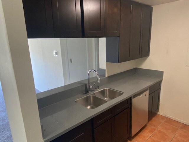 Building Photo - 5460 White Oak Ave