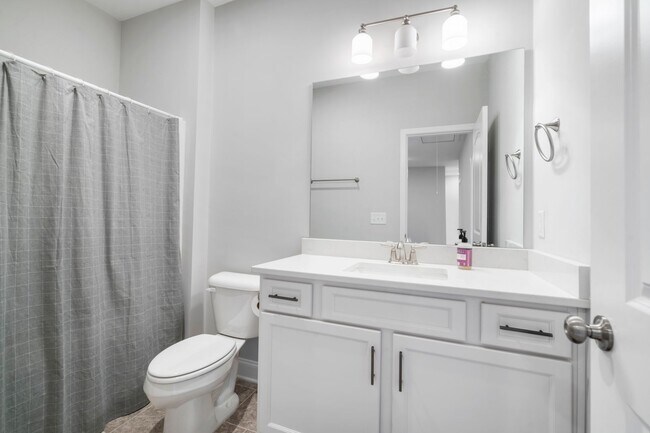 Building Photo - Canterbury Townhome