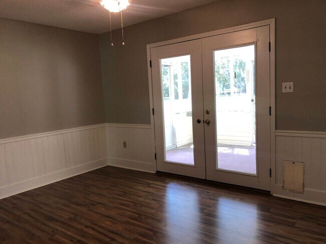 Building Photo - Charming Georgia Retreat: Spacious 3BD/2BA...