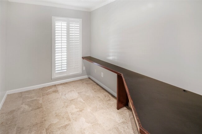 Building Photo - 6 Coralberry Ct