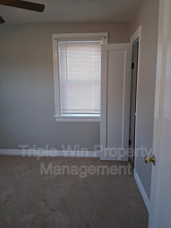 Building Photo - 313 Carthage Ave