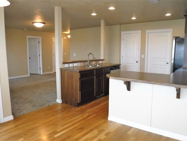 Building Photo - Beautiful 4 bed 2.5 bath home in the perfect Meridian location just off Ustick between Linder and...