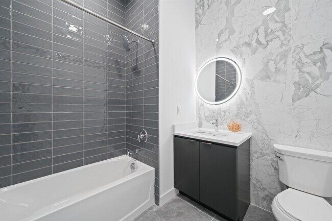 Building Photo - 17 AVENUE E