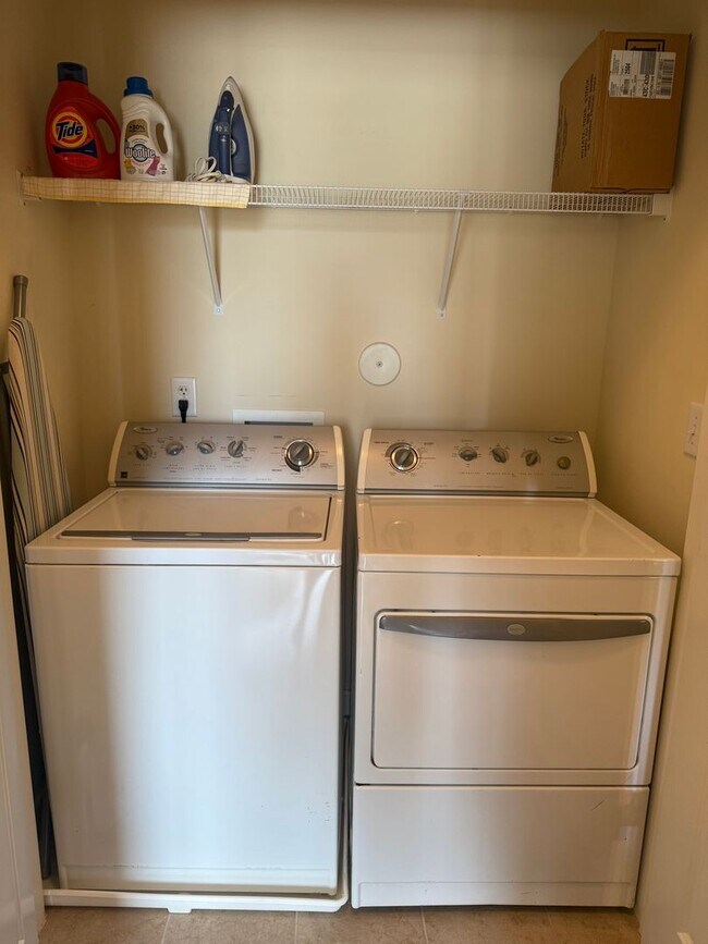 Building Photo - Furnished 1 Bedroom W/ Office in Winstead Commons! Convenient to Lawndale Dr, Battleground Ave, a...