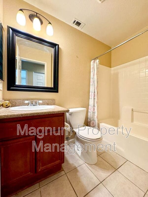 Building Photo - 25826 Iris Ave