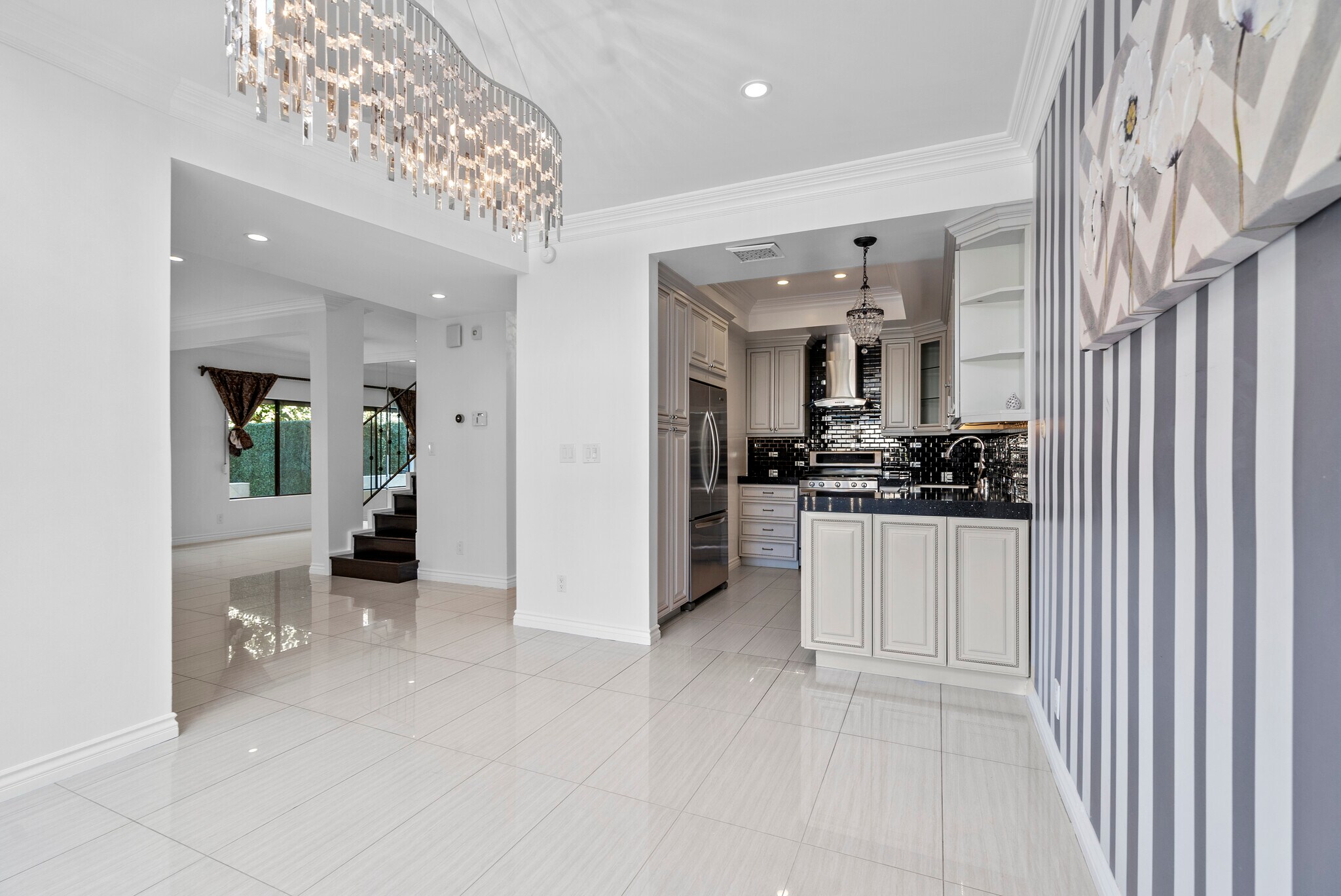 Huge Kitchen Nook/Dining Room - 1734 N Verdugo Rd