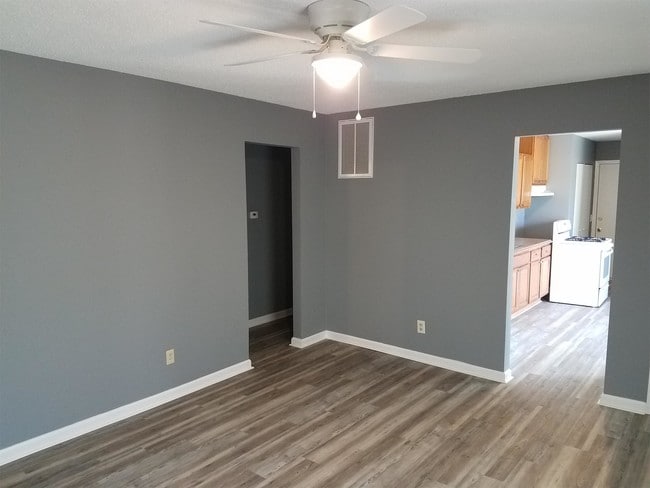 Building Photo - 1118 Austin Dr