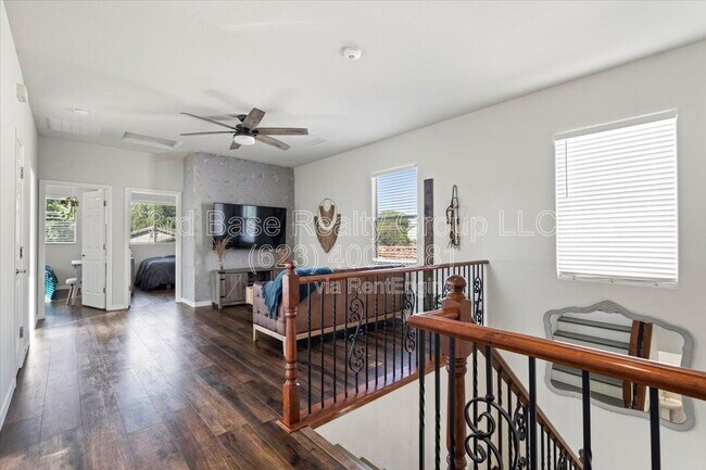 Building Photo - 21072 W Maiden Ln