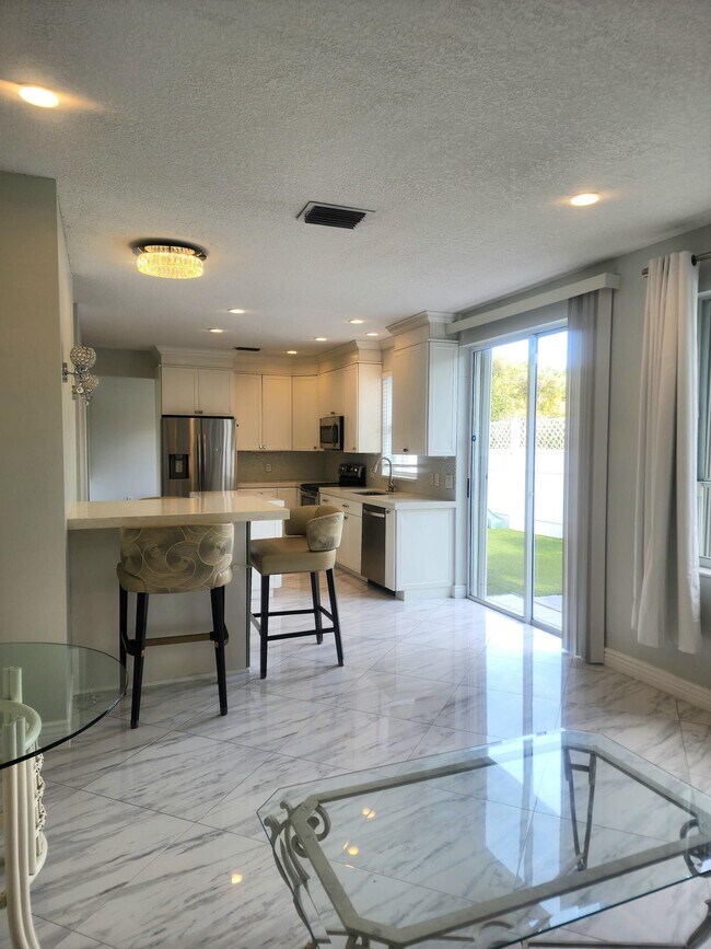 Building Photo - 18860 La Costa Ln