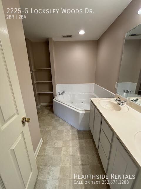 Building Photo - 2225 Locksley Woods Dr