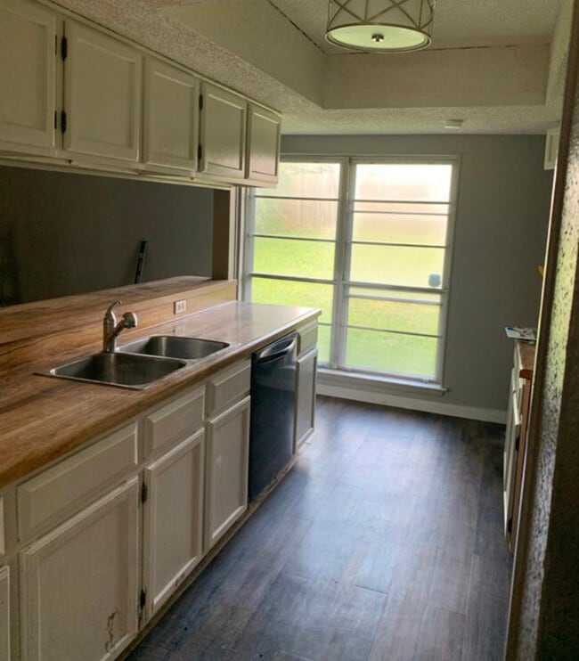 Building Photo - 7935 Misty Forest