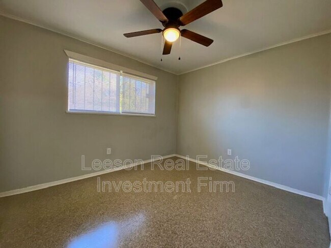 Building Photo - 217 N Emerald Loop