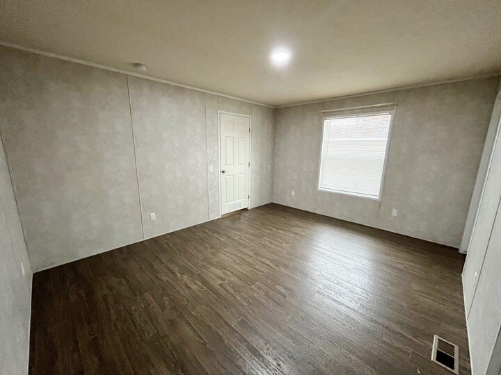 Building Photo - 3701 2nd St