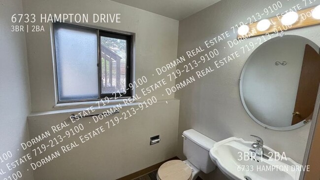 Building Photo - 6733 Hampton Dr