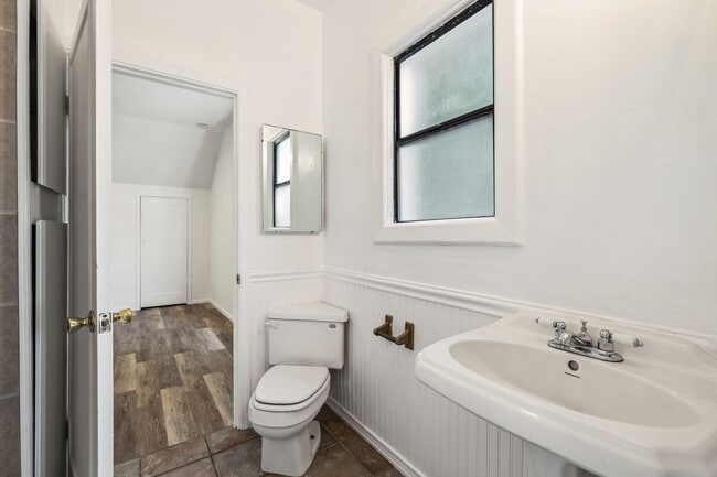 Building Photo - 1033 Central Ave