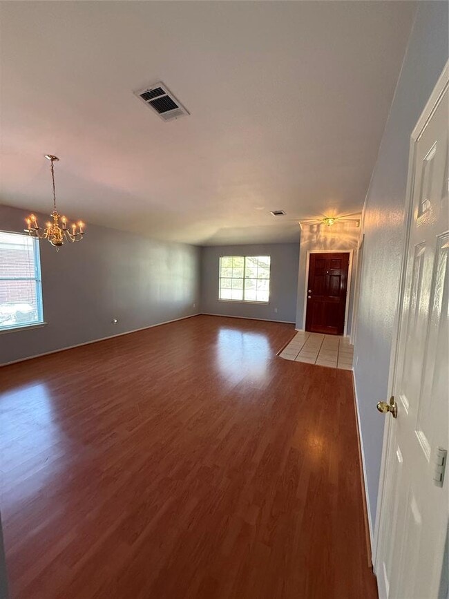 Building Photo - 2562 Vernell Way