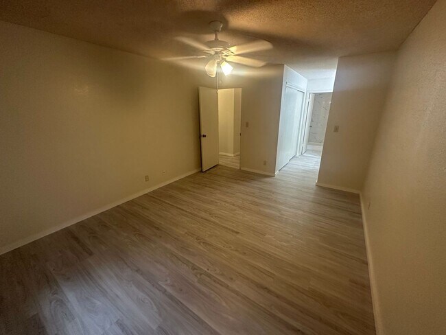 Building Photo - Newly Renovated 3 BD / 2 BA Townhome in Pearl City!