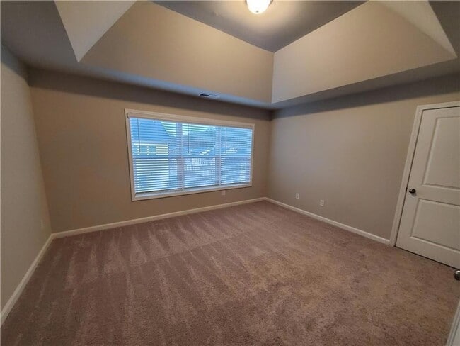 Building Photo - 747 Calvin Pk Dr