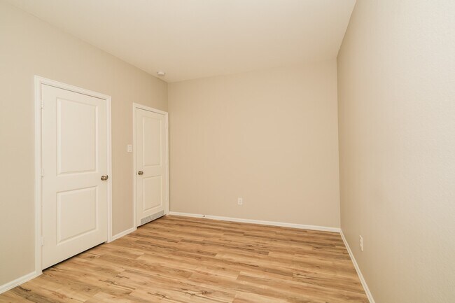 Building Photo - 19077 Sonora Chase Dr