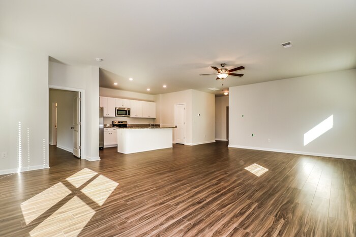Building Photo - 135 Dorian Lp