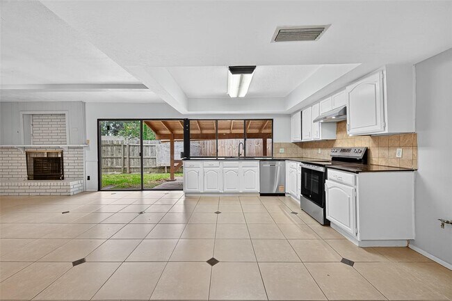 Building Photo - 15815 Ironside Creek Dr