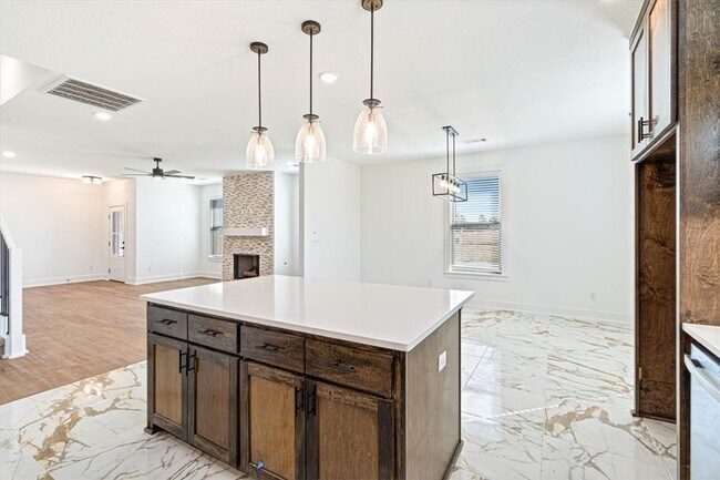 Building Photo - 6900 SW High Meadow Blvd