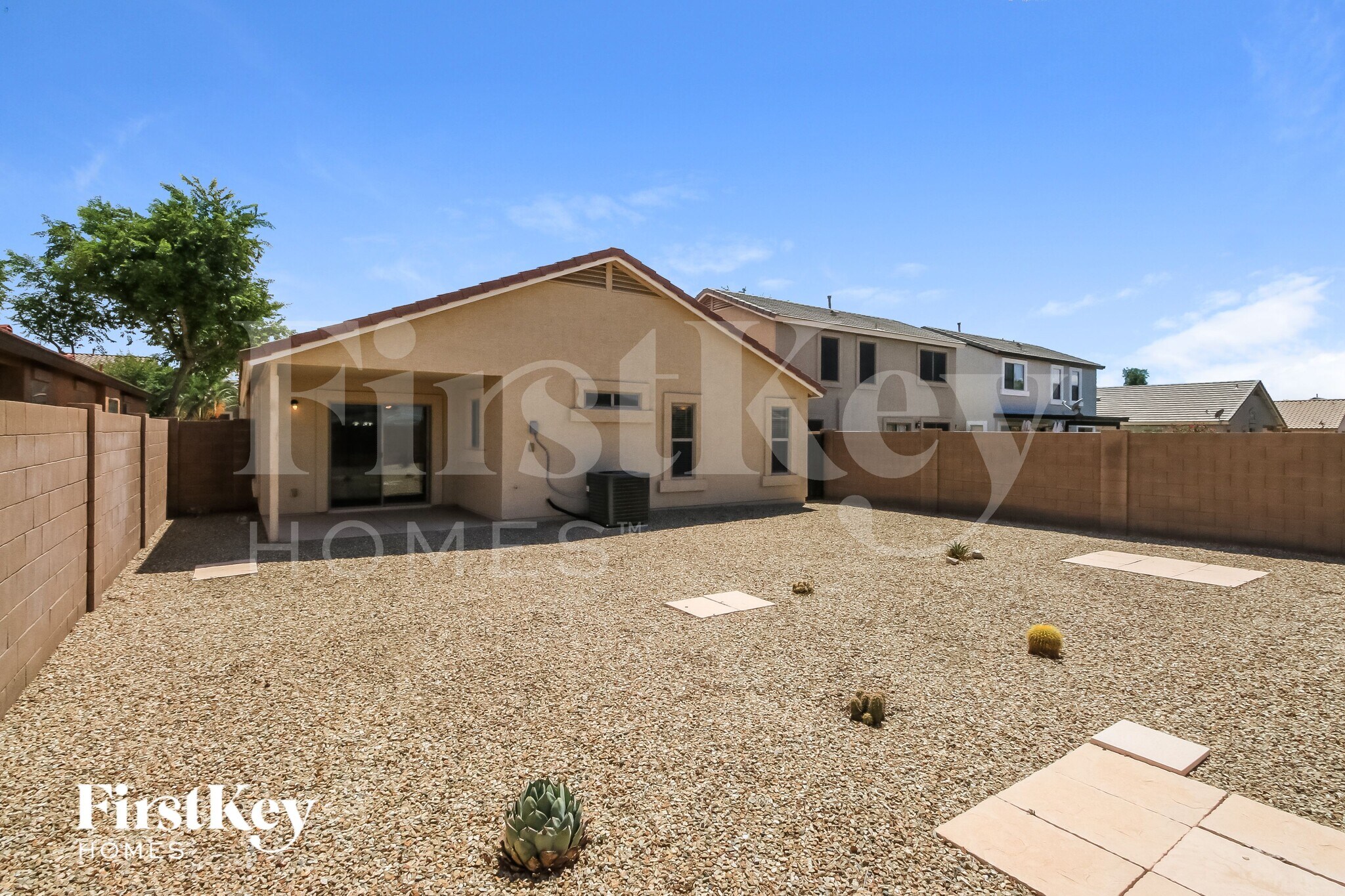 Building Photo - 1742 E Leslie Ave