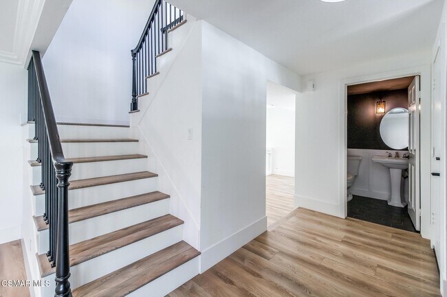 Building Photo - 6823 Castle Peak Dr