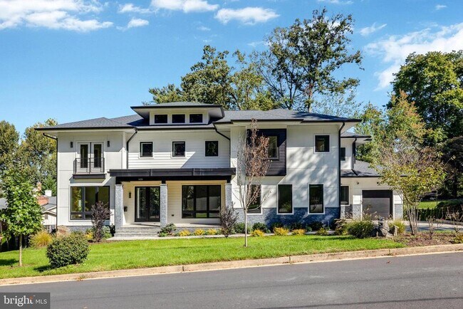 Building Photo - 6226 Kellogg Dr