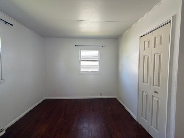 Building Photo - 530 S Kenmore St