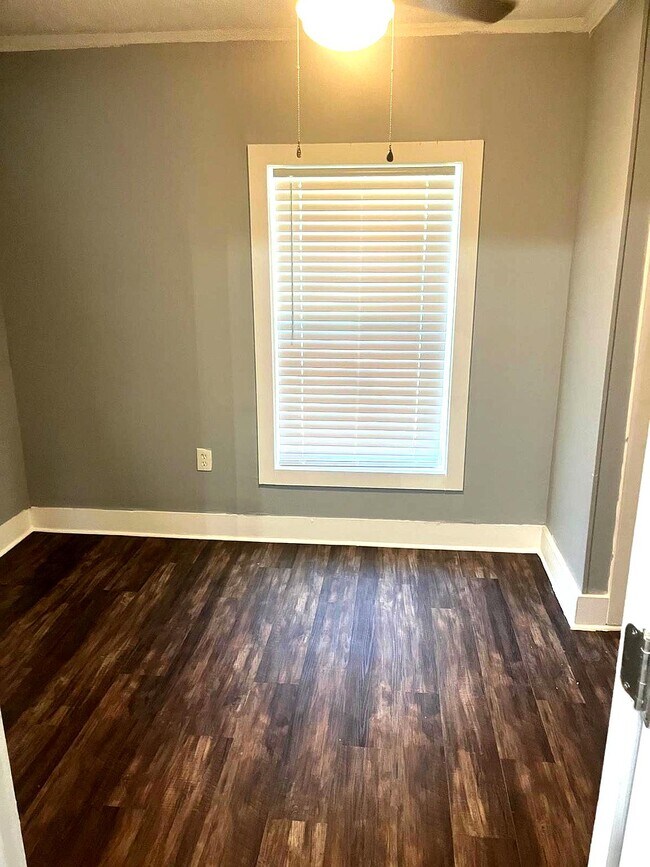 Building Photo - 260 Balkcom Ave